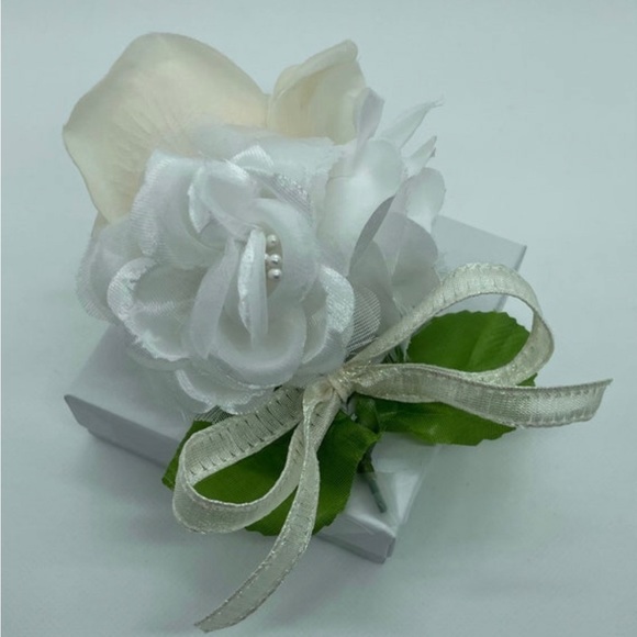 Something Blue white 4mm Swarovski  Pearl and Rhinestone Heart Charm Anklet. - Picture 8 of 8